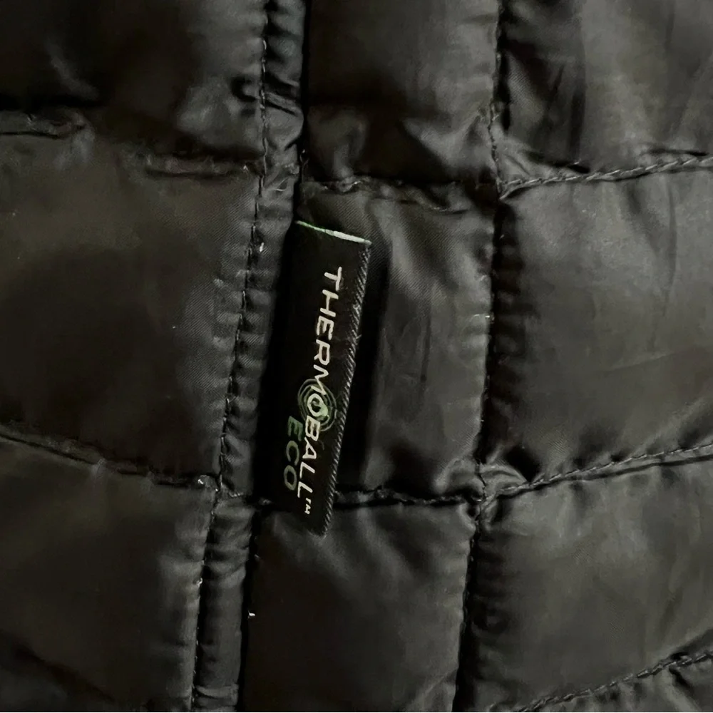 The North Face Thermoball Puffer Vest Womens M Black Quilted Outdoor Gorpcore - Picture 4 of 10